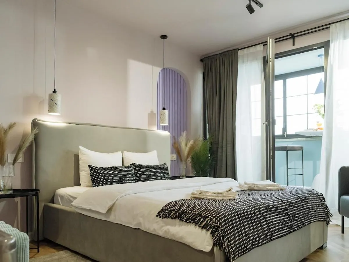 Cloud 8 Studio - 180 View Bucharest Apartment